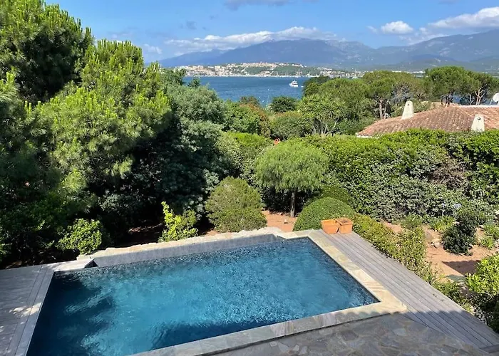 Bianca - Vue Imprenable Mer&porto-vecchio, Piscine Chauffée à Débordement, Accès Privé